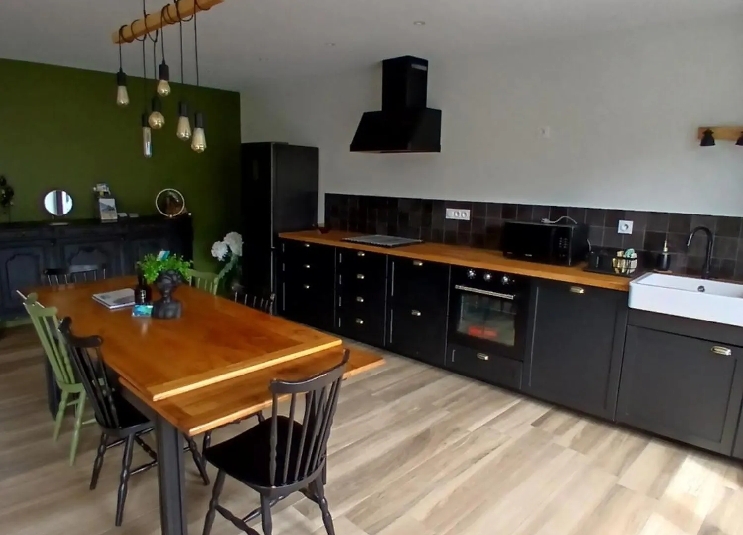 Maison Chaleureuse, Spacieuse Et Familiale Beauvoir  France